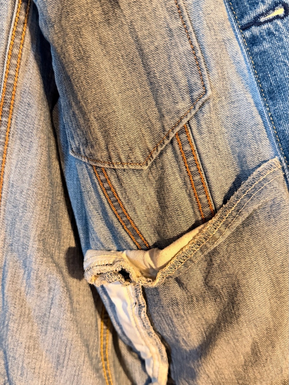 Levi's Light Blue Denim Jacket - Classic Trucker Size Medium - Picture 8 of 8